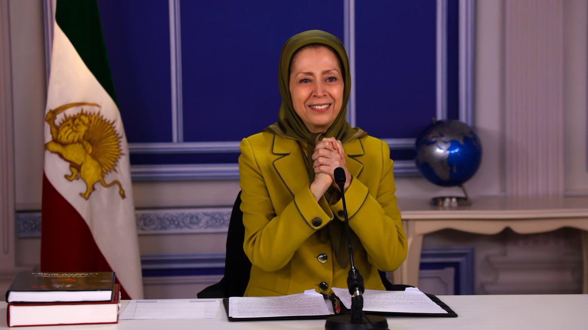 Maryam_Rajavi_A's tweet photo. رسالة إلى مؤتمر في برلين - الأزمة في إيران والحل الديمقراطي

ألمانيا هي إحدى الدول التي يمكنها، بناءً على مبدأ الولاية القضائية العالمية، محاكمة قادة النظام في محاكمها بتهمة ارتكاب جرائم ضد الإنسانية.
كما يجب ألا يتأخر إغلاق سفارة النظام وإنهاء عمل العناصر المكشوفة والسرية التابعة لقوات حرس النظام الإيراني ووزارة المخابرات على الأراضي الألمانية أكثر من ذلك.
والأهم من ذلك كله هو الاعتراف بنضال الشعب الإيراني من أجل إسقاط النظام الكهنوتي، ومعركة الشباب الثوار ضد قوات الحرس الإجرامية.
https://t.co/Vr433igkxm
