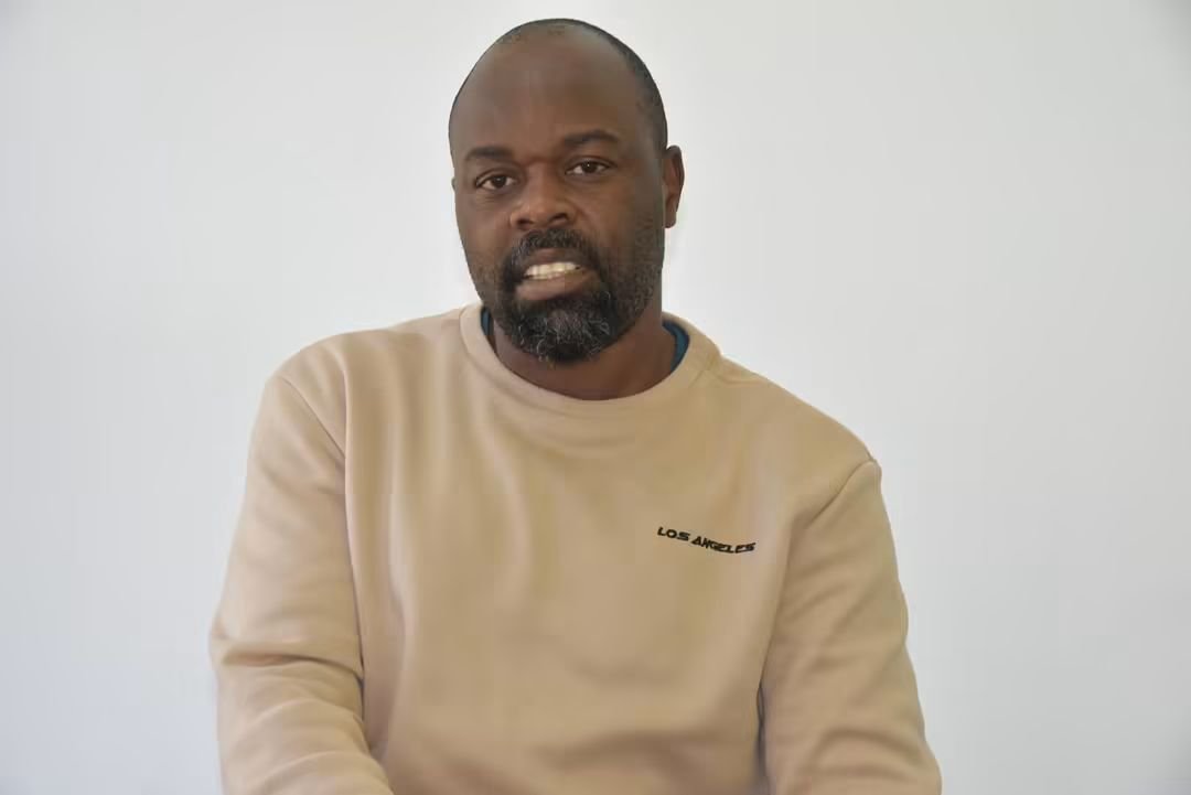 misazimbabwe's tweet photo. 𝐉𝐨𝐮𝐫𝐧𝐚𝐥𝐢𝐬𝐭 𝐌𝐚𝐝𝐡𝐮𝐤𝐮 𝐛𝐫𝐢𝐞𝐟𝐥𝐲 𝐝𝐞𝐭𝐚𝐢𝐧𝐞𝐝 𝐛𝐲 𝐇𝐚𝐫𝐚𝐫𝐞 𝐌𝐮𝐧𝐢𝐜𝐢𝐩𝐚𝐥 𝐏𝐨𝐥𝐢𝐜𝐞

READ MORE: https://t.co/SEPWCj35q5

#JournalismIsNotACrime https://t.co/JYUsPHkPCI