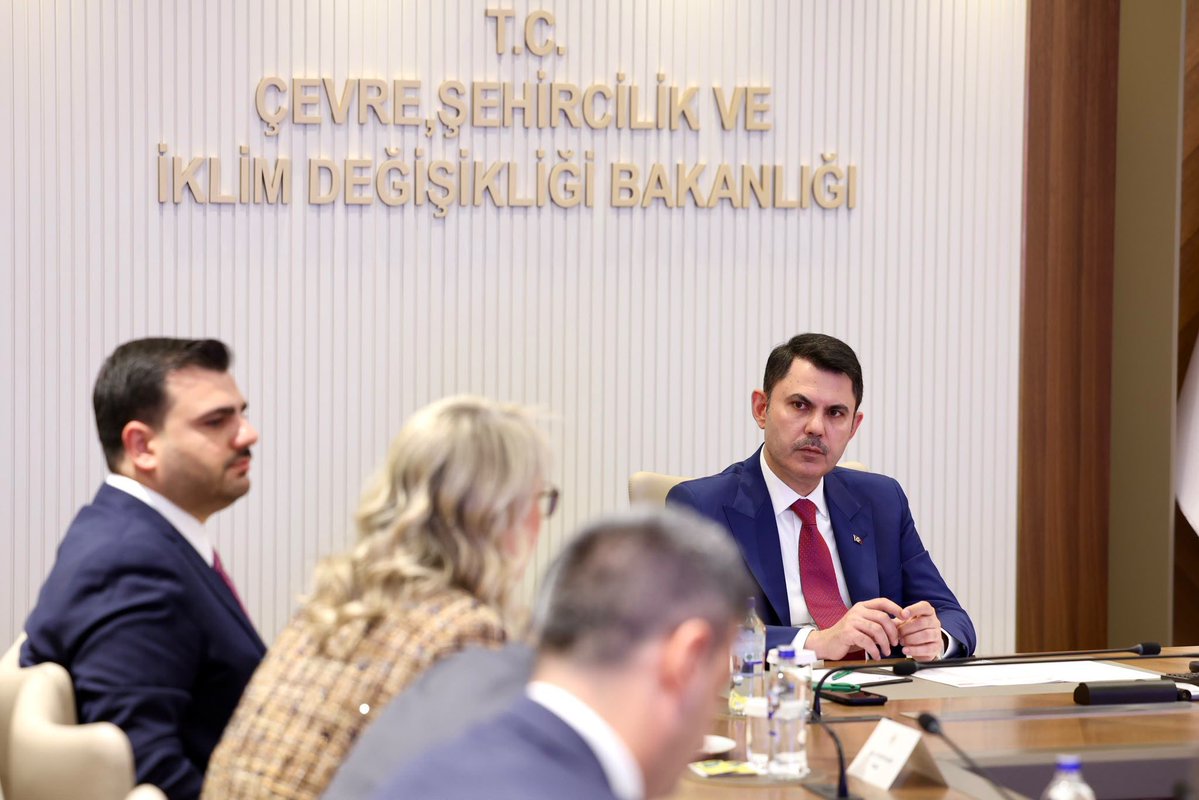 Bilalsaygili's tweet photo. Çevre, Şehircilik ve İklim Değişikliği Bakanımız Sayın Murat Kurum’u; AK Parti Genel Sekreterimiz ve İzmir Milletvekilimiz Sayın Eyyüp Kadir İnan, İzmir Büyükşehir Belediye Başkanımız Dr. Cemil Tugay, milletvekillerimiz ve belediye başkanlarımızla birlikte ziyaret ederek İzmir’imizin ihtiyaçlarını ve öncelikli projelerini ele aldık.

Şehrimizin gelişimi, hemşehrilerimizin beklentilerinin karşılanması ve İzmir’imizin geleceğine değer katacak çalışmalar üzerine değerlendirmelerde bulunduk.

Sayın Bakanımız @murat_kurum’a, İzmir’imize gösterdiği ilgi, alaka ve verdiği değer için teşekkür ediyorum.