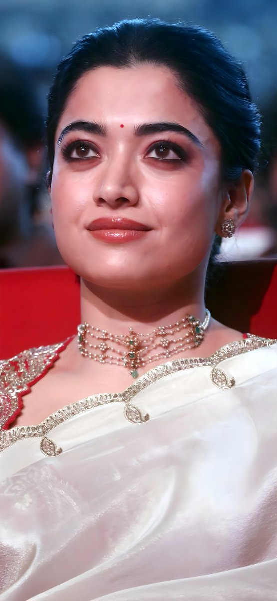 SareeAesthetics's tweet photo. Rashmika Mandanna 
#RashmikaMandanna https://t.co/QfRsnZApAi