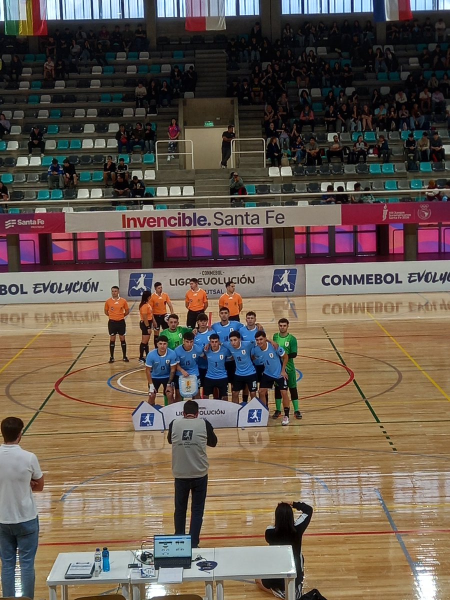 Nachitoalm2's tweet photo. #Futsal | Arrancó la #LigaEvoluciónFS la categoría Sub20 de #Uruguay y #Paraguay dieron inicio al torneo en Santa Fe. https://t.co/5iuesdh2kO