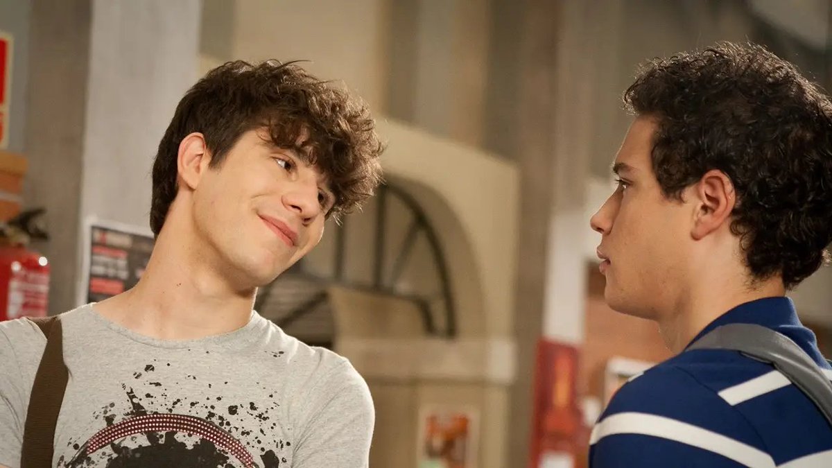 Variety's tweet photo. “La Bola Negra” co-director Javier Calvo played a gay character in the issue-driven teen drama “Física o Química.” 

“And then nobody hired me anymore,” he says. “People tend to hire straight stars because they don’t want to risk money, which I think is homophobic. We wanted to make ['La Bola Negra'] a statement.”

Read the full cover story: https://t.co/CIq5zHJjBY