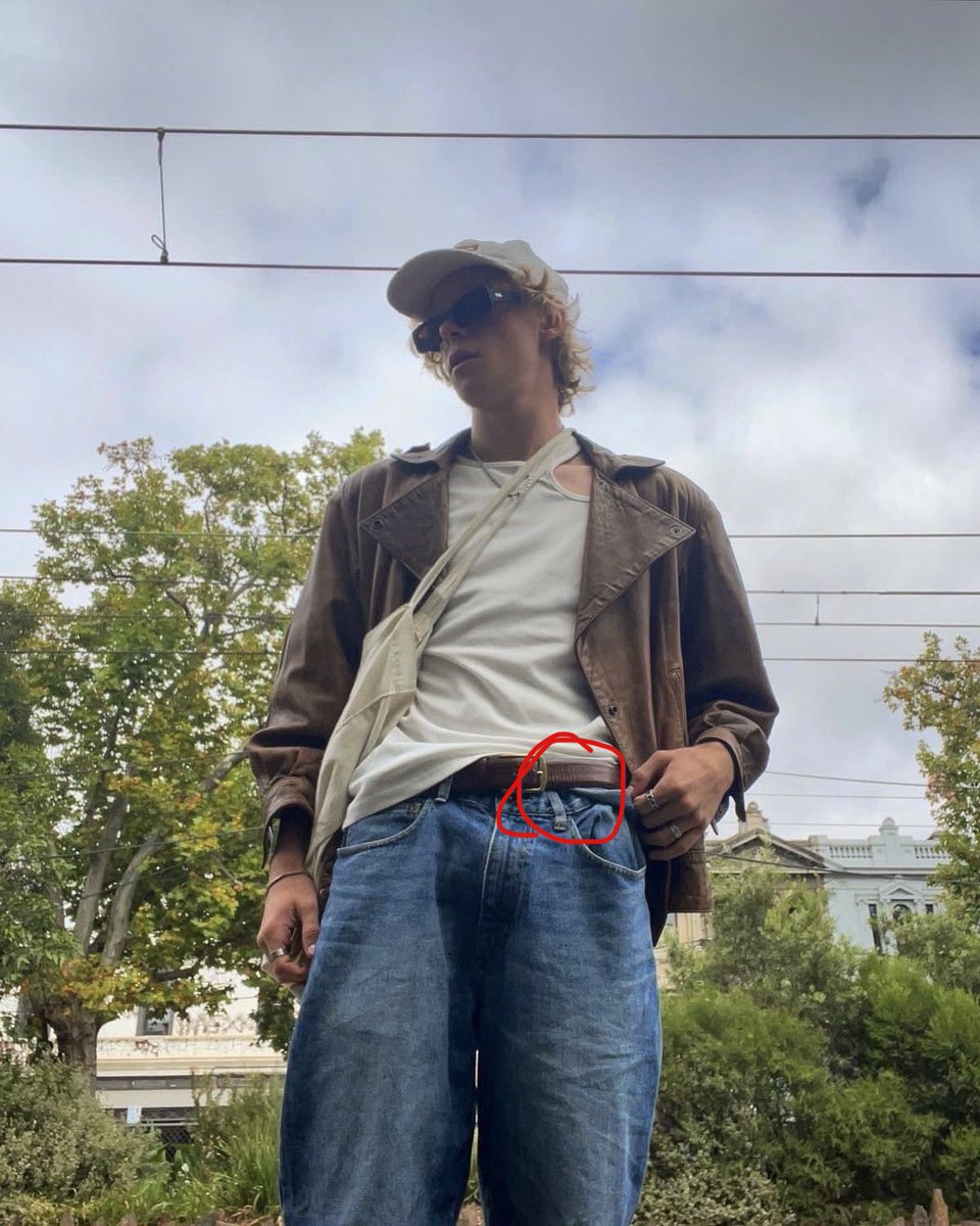 1971rywhelan's tweet photo. does he know belt? how to belt? learn. https://t.co/OXQirkQHri