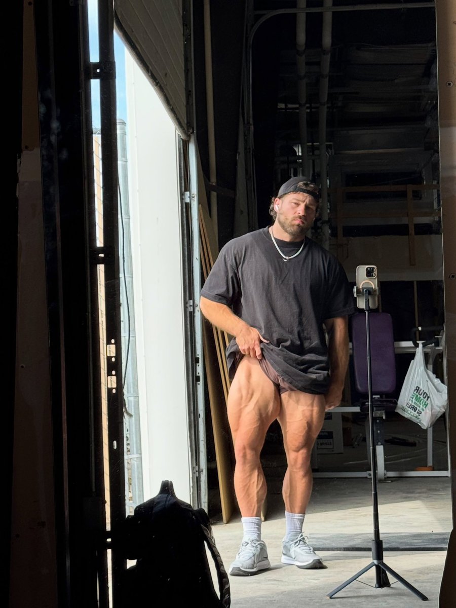 Masterwindbo0m's tweet photo. I don’t chase submission. I command respect, embody power, and let my presence speak. Real Masters don’t beg for control they earn the kneel. #findom #paypig #humanatm #AlphaMale #GodBody #DomEnergy #ObeyYourMaster #WorshipMe #AlphaGod #BetaCucks #ShrimpDickLosers #SimpTax #Kneel https://t.co/XViP7MQ6cP