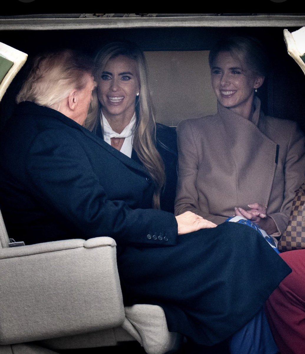 jsavite's tweet photo. The Real SisterWives of DC https://t.co/cAEqQgqQwX