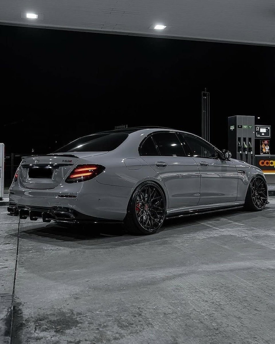 RPMvisualss's tweet photo. Mercedes E63s https://t.co/Qlyt8BoJ1a