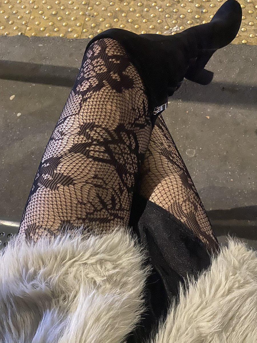cinn444monn's tweet photo. me and my lace tights against the world https://t.co/eFtpGl4Gaz