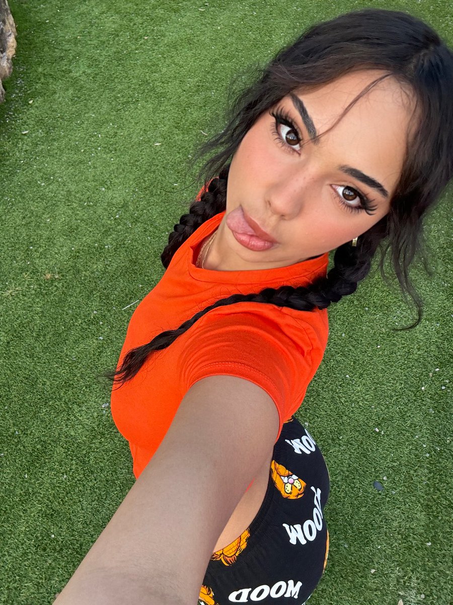 laylaadelinex's tweet photo. are latinas still a thing here on X? https://t.co/ib4qYIDgb5