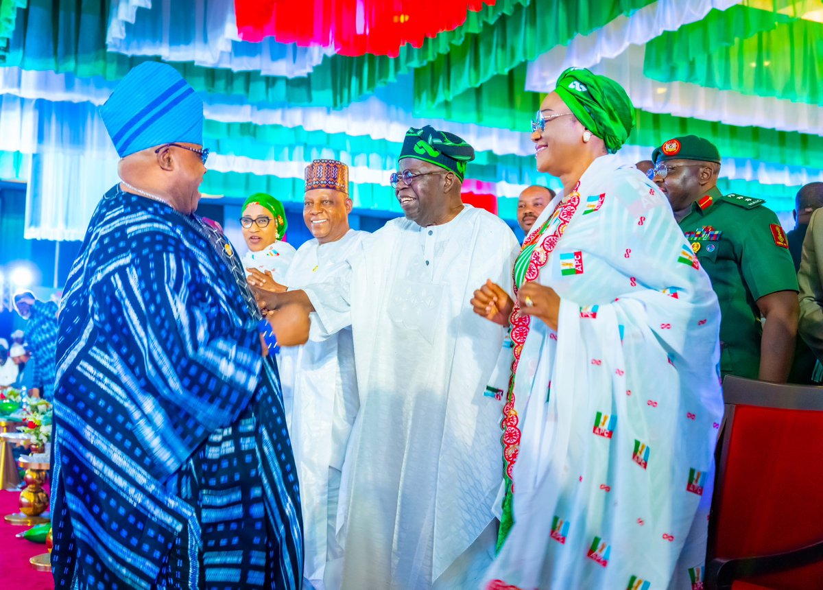 aonanuga1956's tweet photo. STATEHOUSE PRESS RELEASE

PRESIDENT TINUBU INAUGURATES PRESIDENTIAL CAMPAIGN COUNCIL, EMPHASISES READINESS TO RENEW COVENANT WITH NIGERIANS

President Bola Ahmed Tinubu on Wednesday inaugurated the All Progressives Congress (APC) Presidential Campaign Council (PCC), declaring that the party is ready and united to renew its covenant with Nigerians ahead of the 2027 presidential election.

At the ceremony at the State House Conference Centre in Abuja, President Tinubu charged council members and party leaders to demonstrate unity, commitment, and dedication as they prepare for the campaign, while keeping the administration’s governance priorities firmly on track.

The President expressed confidence in the PCC and the party's ability to work together toward its objectives, stressing that unity, discipline, and a shared sense of purpose would be essential to the task ahead.

" As I stand before you with a heart full of gratitude and spirit full of resolve, it is my honour to inaugurate the presidential campaign council of the All Progressives Congress for the 2027 General Election. I thank all of you for the last election, but no one gets credit for an incomplete assignment until you deliver the next election, until you deliver your electoral wards, until you deliver the votes," he said.

The President also acknowledged the advice of the Chairman of the Progressive Governors Forum, Governor Hope Uzodimma of Imo State, who counselled him not to let the rigours of the election campaign distract him from his responsibilities of governance.

In his speech, Uzodimma assured the President that the governors and other party leaders would do their best to deliver the right message to Nigerians during the campaign.

President Tinubu said the advice was timely, noting that while the PCC-APC would intensify its political mobilisation, his administration remained committed to delivering on its promises and addressing the needs and aspirations of Nigerians.

“However, I will still make time to speak directly with Nigerians even as you lead the campaign in the states and local government areas. We have bills to pay. The  American creditors cannot wait. We want those investors to come in and invest for the future of our children," the President said.

President Tinubu called on members of the campaign council to conduct their activities responsibly, engage Nigerians constructively, and highlight the administration's policies and programmes under the Renewed Hope Agenda.

The President also commended Vice President Kashim Shettima for his oratory and patriotic approach to national development, calling his speech excellent.

He commended Lagos State Governor Babajide Samwo-Olu and his Deputy, Obafemi Hamzat, for their contributions to the success he recorded during his term as governor of the state, especially in taming the encroachment by the Atlantic Ocean. 

"There is a limit, but there is no limit in daring. We dared the Atlantic Ocean, and the result is the Atlantic City in Lagos", he said.

Vice President Kashim Shettima earlier commended the President's courage and conviction in deepening democracy in the country.

He cited the President's support for former Vice President and Presidential Candidate of the Action Democratic Congress (ADC), Atiku Abubakar, in 2007 to contest the Presidency on the platform of the defunct Action Congress of Nigeria (ACN).

The Vice President berated the former Vice President Atiku for belittling the office of the President.

" You can call him Bola, if you like, call him Adekunle, but he is the President of the Federal Republic of Nigeria," Shettima said.

Shettima also slammed National Democratic Movement presidential candidate Peter Obi for peddling bogus statistics and often comparing Nigeria with other countries without context.

Bayo Onanuga
Special Adviser to the President
(Information & Strategy)
October 14, 2026.