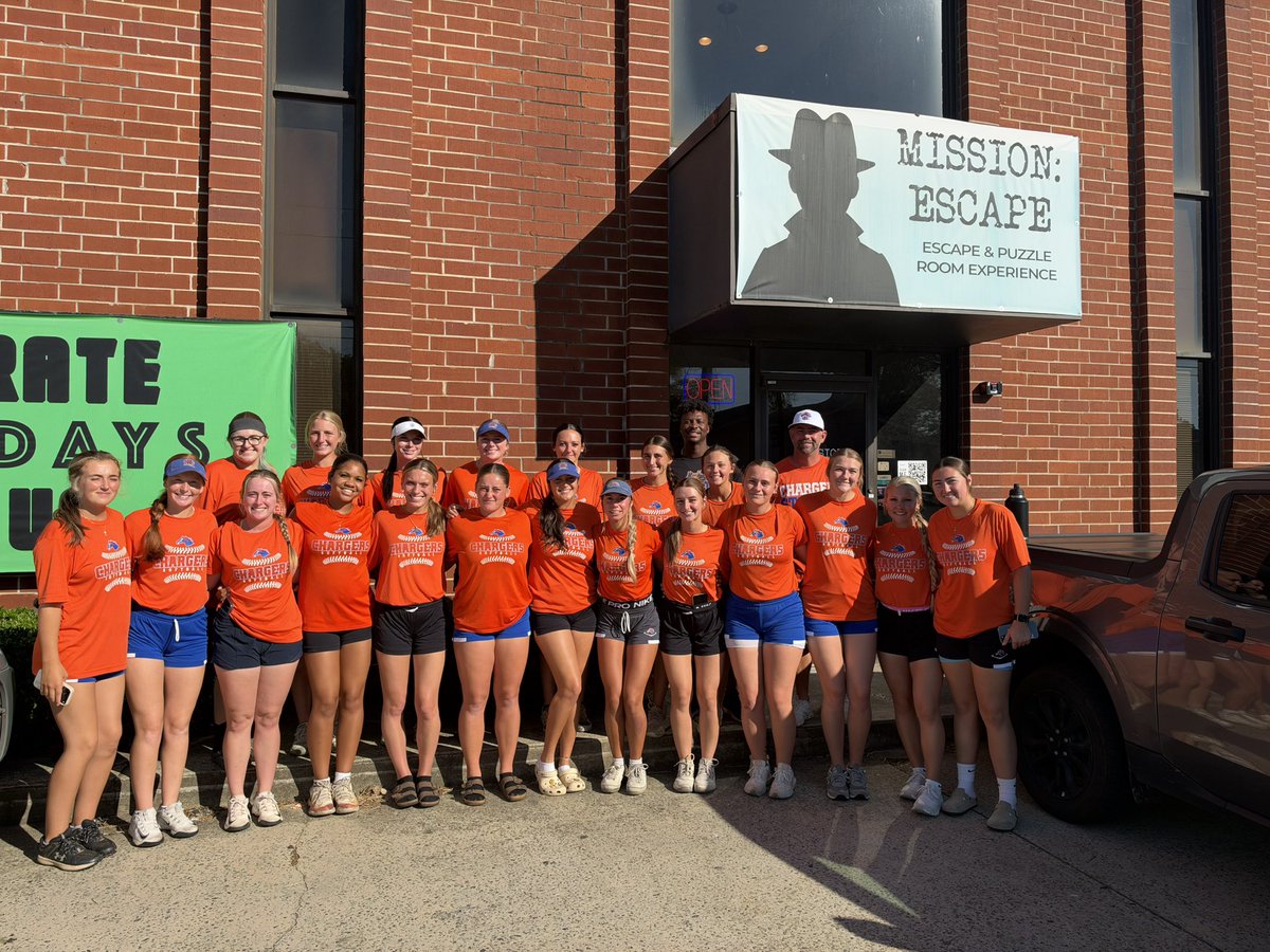 stf3333's tweet photo. Today’s Practice was a little different for the Girls. Promoting Teamwork and leadership. Proud to say all 3 groups escaped their rooms. https://t.co/B2qxM2bizB