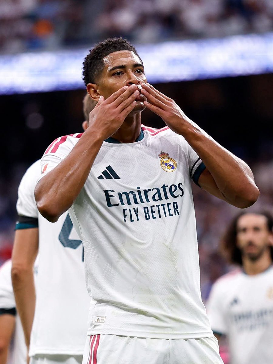Madridpulse0's tweet photo. 🚨MADRIDSTANS, NEEDS TO HEAR THIS BRUTALLY 

With no Much Disrespect to Jude Bellingham but if not that he’s playing for Real Madrid i just feel Arda Guler would have led Real Madrid to the Promise land just like Mesut Ozil did during his days at Real Madrid, Arda Guler is a magician on the pitch and it’s just sad that he plays off Wing

There’s hardly any player in the current Real Madrid team that has the Creativity of the Young Turkish International Midfielder.. Can Jose Mourinho just play Jude Bellingham deep and allow Arda Guler occupy that Attacking midfield position for some weeks let’s check something