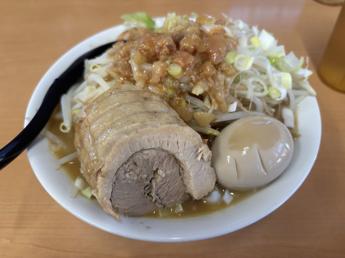 ramen_bros's tweet photo. ラーメン一心@東松山
ラーメン並アブラネギ
久訪、この日はPP
激厚神豚と最高のスープ、わっしわしの麺で天候不良を吹き飛ばして、最高でした
ごちそうさまでした！！！！ https://t.co/r1E8dY33Sk