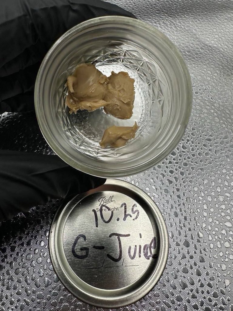 judah15674's tweet photo. What comes to your mind when you see this 
#drugtwt #psychedelics #happinesstwt #dailyposttwt https://t.co/bLGkKaXpbE