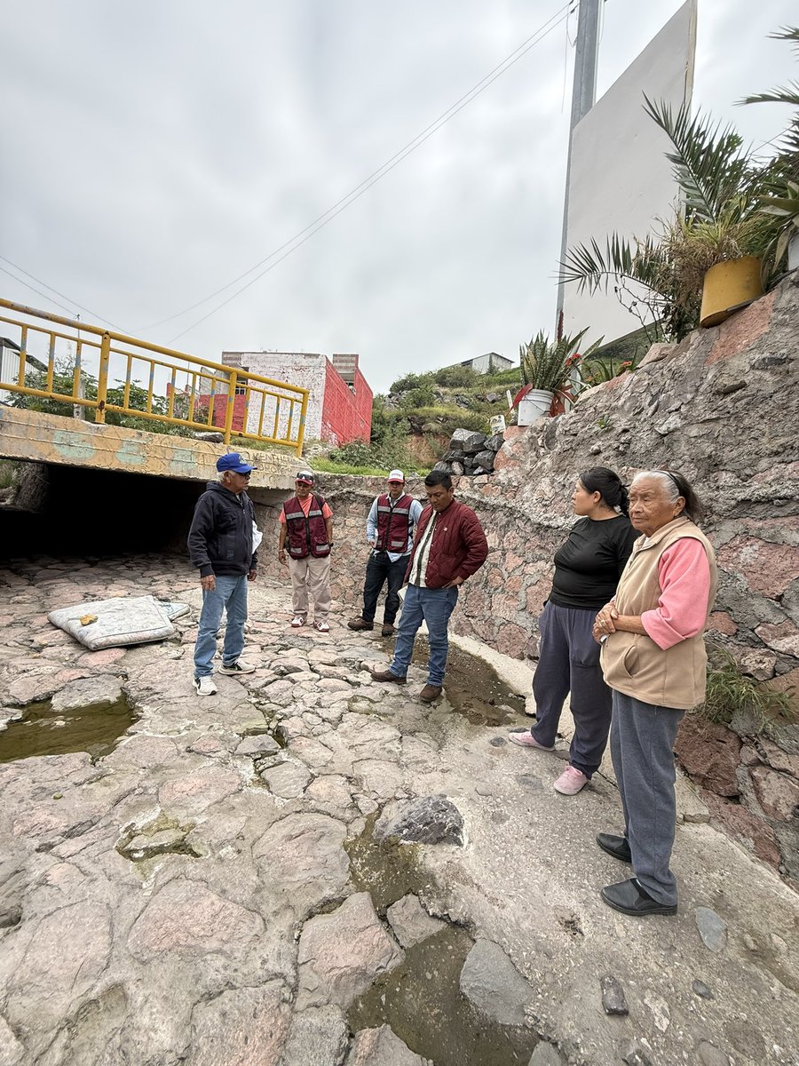 AvseFernando's tweet photo. 𝐌𝐄𝐍𝐂𝐇𝐀𝐂𝐀.
Una colonia con gente trabajadora que todos los días trata de salir adelante, lamentablemente las autoridades estatales y municipales tienen olvidada esta zona de la ciudad como tantas otras….
#YaSeVan
#Querétaro
@A_MontielR https://t.co/ix1uo1uz08
