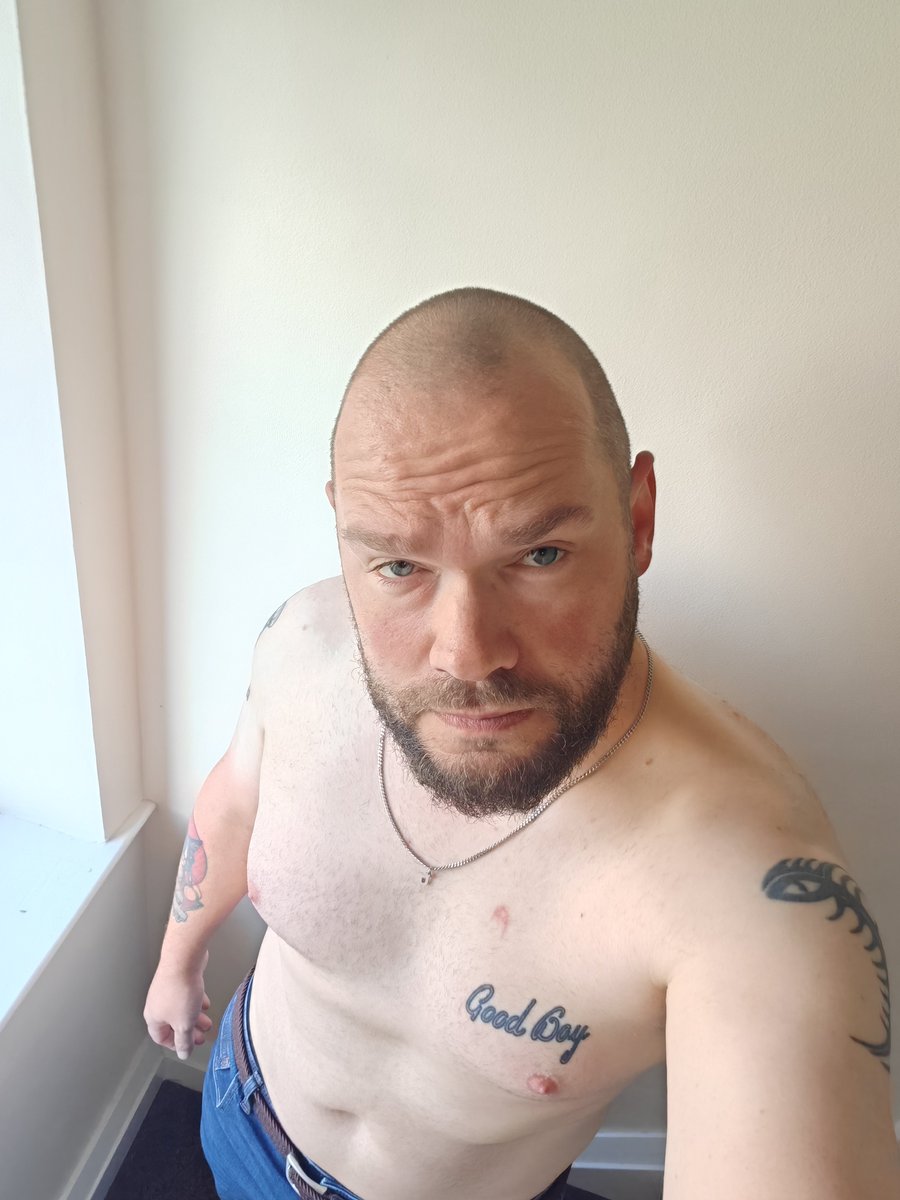 slutslave6661's tweet photo. After a mini break away it was home and back to stretching. Looking forward to some new @JohnThomasToys toys arriving!! #gaping #analgaping #fisting #gayfisting #gayanal #hugedildo #gayslave #fag https://t.co/apkfyIYGOa