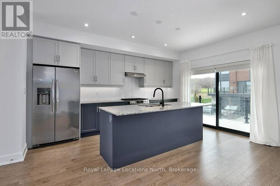 LUXRE's tweet photo. This residence perfectly captures the essence of a rejuvenating retreat, offering a vibrant sense of community just minutes from the charming shops and dining of Thornbury. 

🗝️ Royal LePage Locations North, Brokerage | $1,250,000 CAD | https://t.co/QxsAm9eYvE https://t.co/cAxIp1e2xD