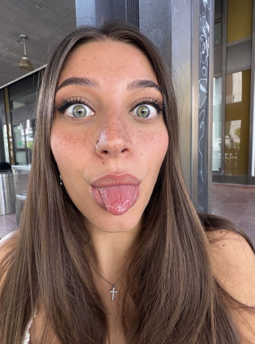 Sunnyunder_'s tweet photo. Guhhh her face aloneee makes loserboy brains pop pop poppp 😵‍💫😵‍💫 https://t.co/3iNw86fMoT