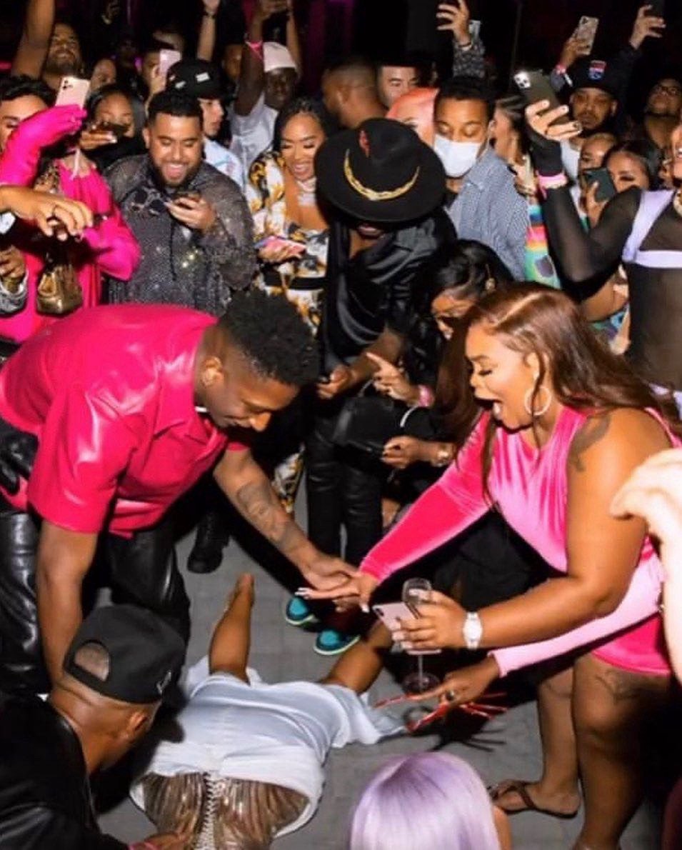 Mari_Interlude's tweet photo. Thinking about the time Cardi got too lit at her Birthday party back in 2020 😭😭 @iamcardib https://t.co/MuPS1KqvQ2