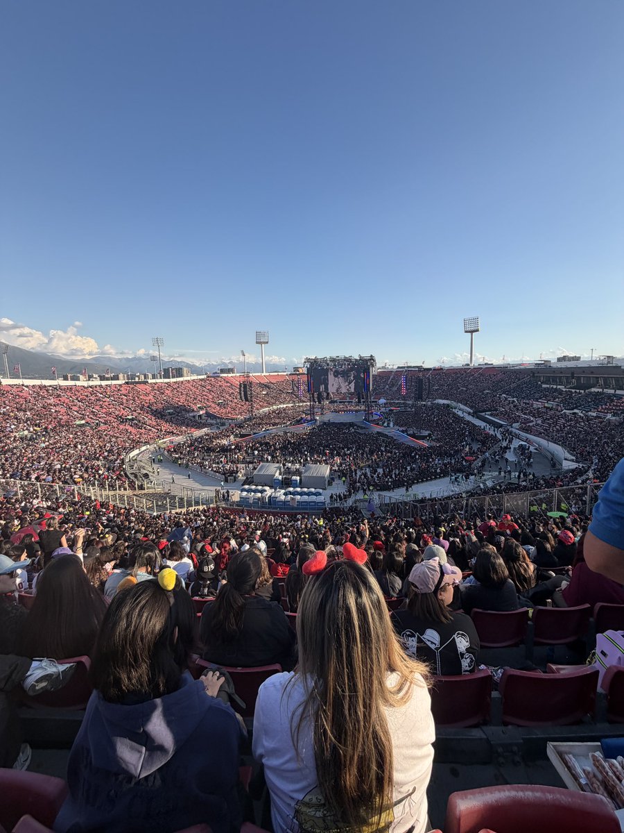 amuuyiri's tweet photo. más cerca de diosito que de los bts https://t.co/IToYbF0twQ