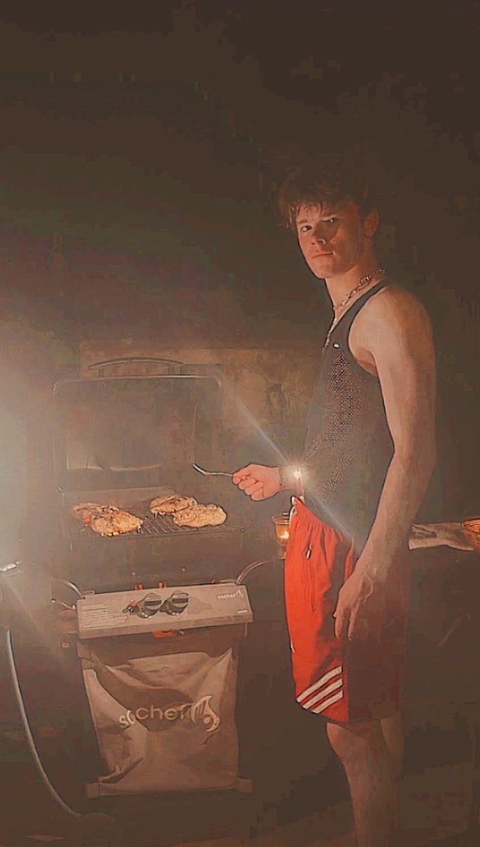 ROWAN_SN0W's tweet photo. “I got hungry and wanted to make a night snack.. did you want one too?” https://t.co/OwiXI23ses