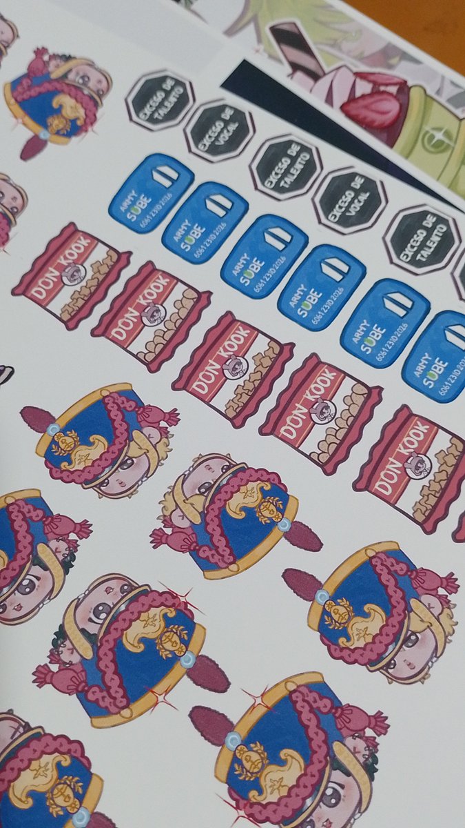 chiken__art's tweet photo. @jiminieculiao Yo apenas fui a prover que onda con la hoja de sticker 😭, está muy opacó https://t.co/XbIzFM2QSH