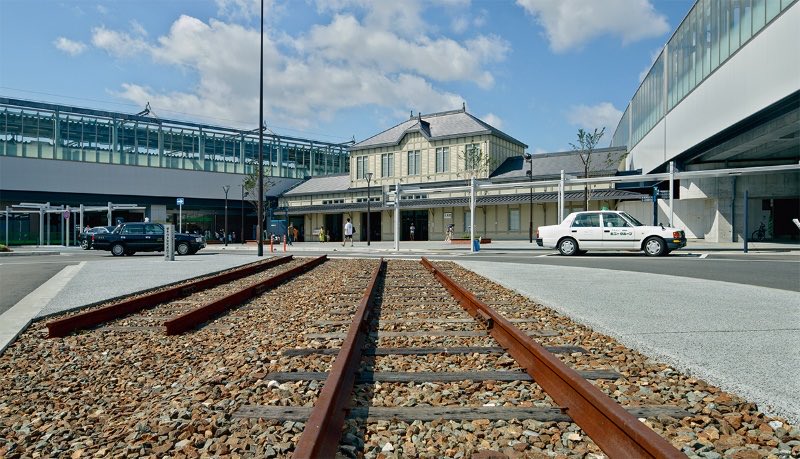 Kanesan1107's tweet photo. 【本日のご挨拶】（折尾駅）
1️⃣朝　　→ございません🥹
2️⃣夕方   → 17:00～18:00
     旗見せ＆ビラ配布

ボランティア「よか隊」の皆さま、八幡西区政策委員の山本やすひろが、ご挨拶させていただきます。

北九州市の皆さま、どうぞよろしくお願いいたします😊✨ https://t.co/pCWvWadWgA