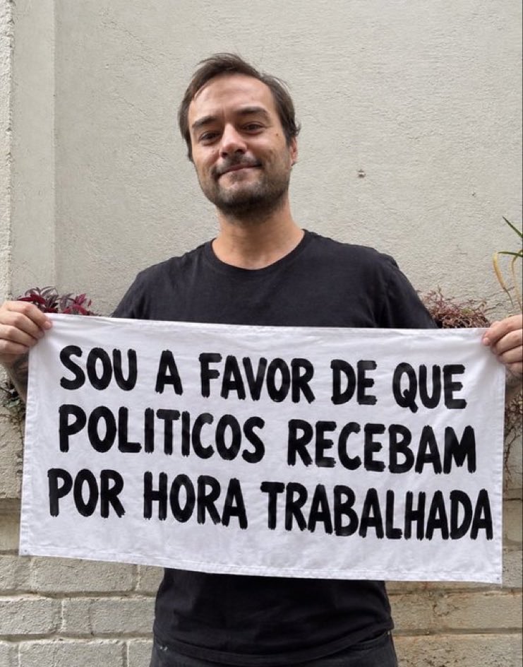 Rosafbb2's tweet photo. @JornalOGlobo Flávio não ganharia nem 2 reais, é um vagabundo.
#NinguémCalaOExercitoDoLula https://t.co/6a3T6KbaH7