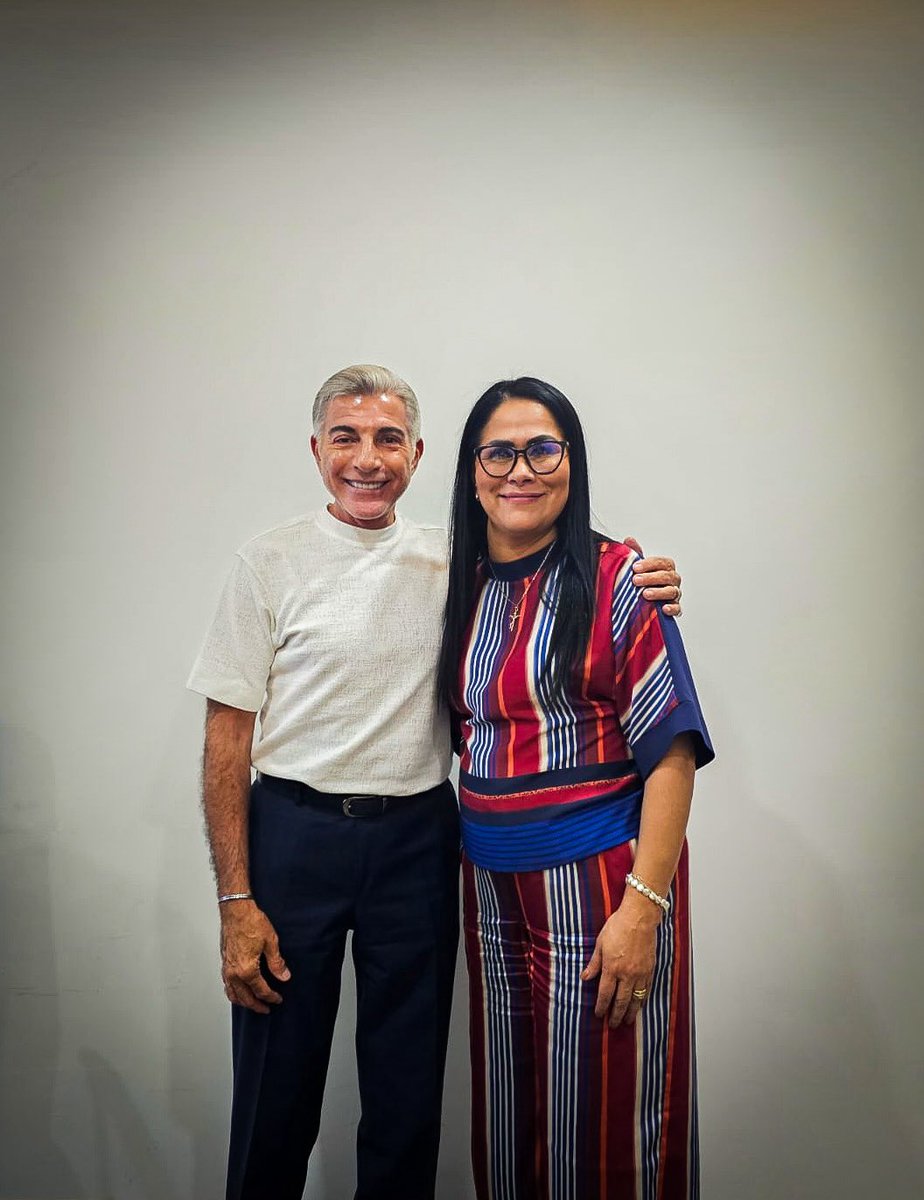TonyGali's tweet photo. Con @FedrhaSuriano seguimos sumando esfuerzos y construyendo equipo para fortalecer a @MovCiudadanoPue . 🧡

Con diálogo, trabajo y unidad, avanzamos en una ruta compartida para consolidar un proyecto de futuro para las y los poblanos.

¡Vamos fuertes! 🍊

#LaFuerzaNaranja https://t.co/YNMRroPS1Q