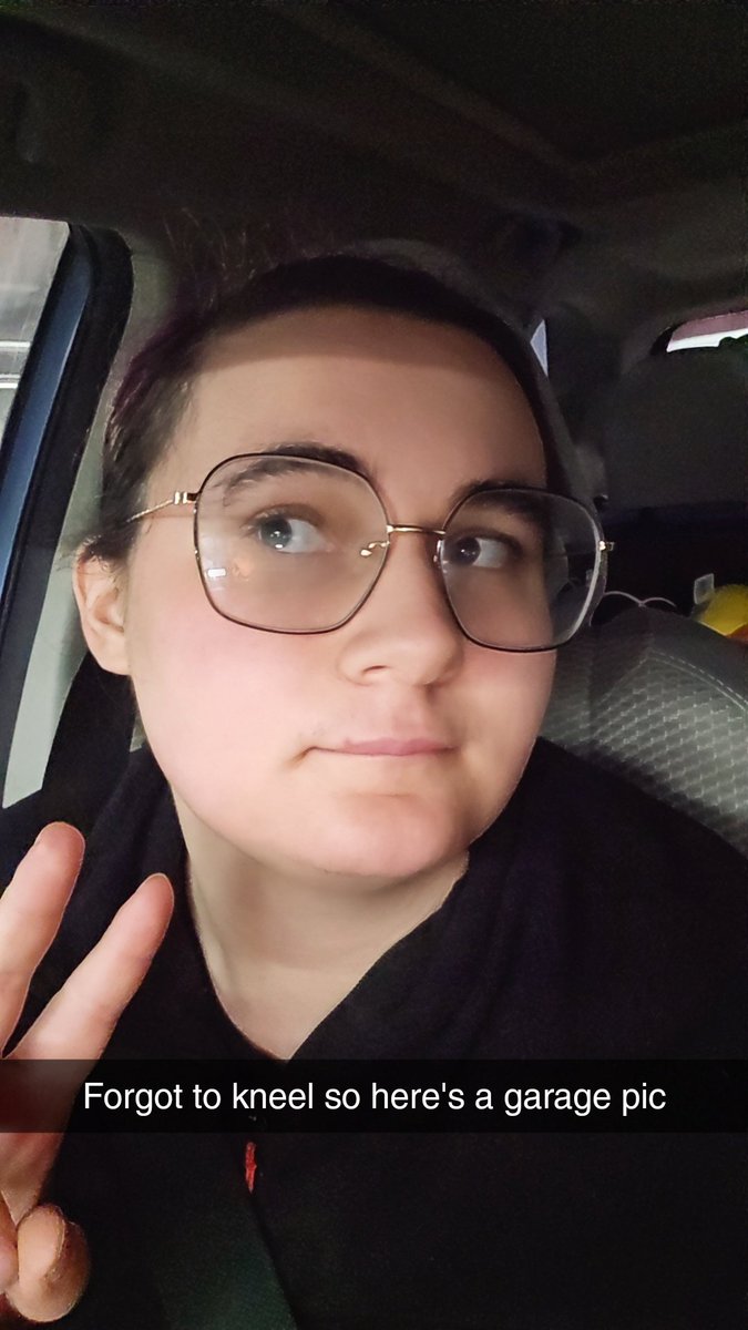 disco_dog1's tweet photo. This is what I look like btw... (I don't work at FedEx anymore tho ahah) so while I know I'm not everyone's type and I'm okay with that! https://t.co/vgbuNLO8Ew