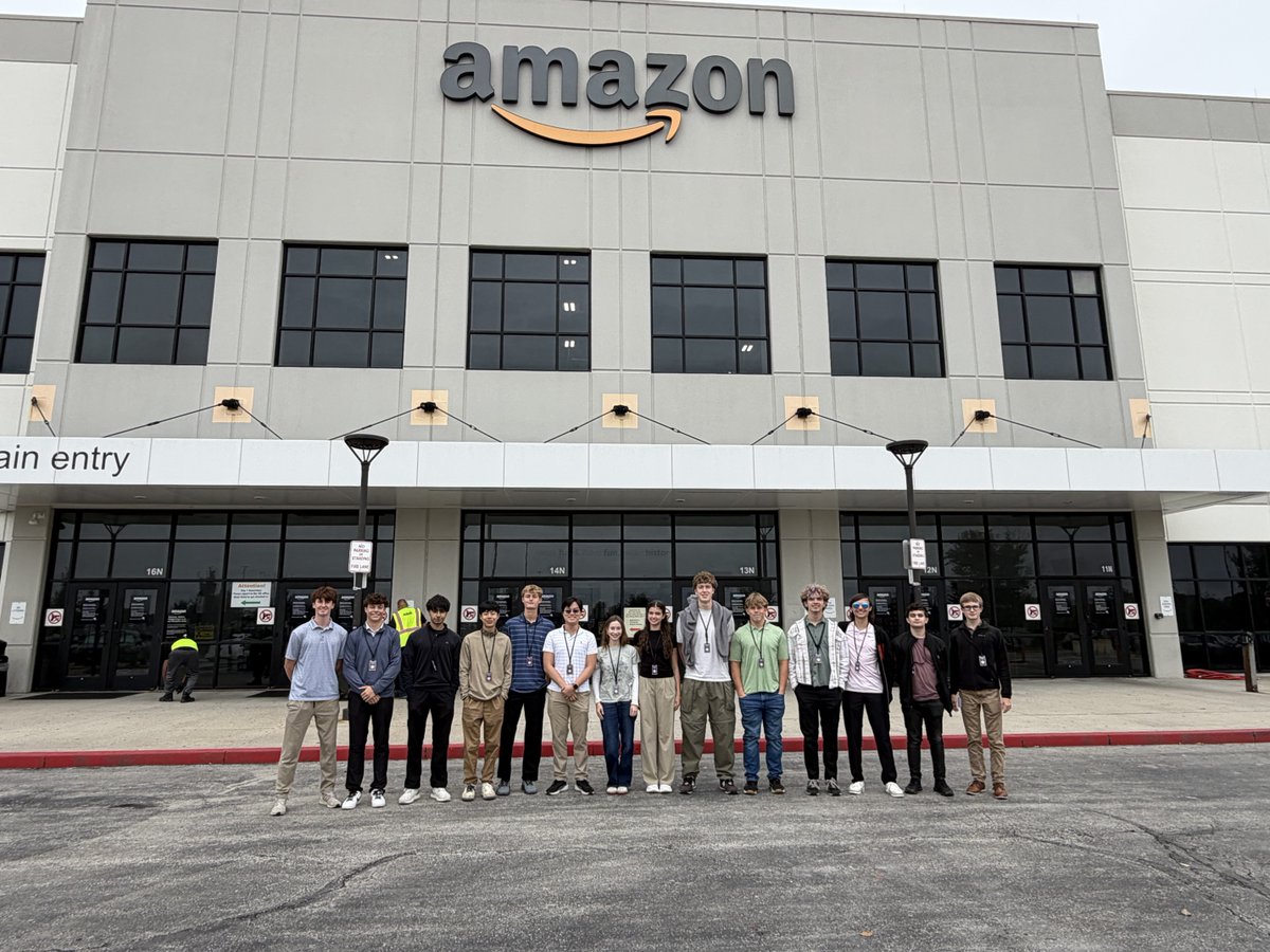 bvcaps's tweet photo. 📦🤖 CAPS Engineering students got an inside look at innovation in action during a visit to @amazon MKC6! Students explored robotic systems, smart pack machines, sorting operations, &amp; supply chain technology. ⚙️ Thank you to BVW alum Kyle Miller, Vanessa, &amp; Annie!📦 #BVTogether https://t.co/tvbO9cIxJi