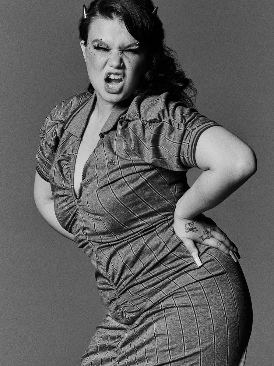 PopCrave's tweet photo. Lola Young looks gorgeous on the cover of British Vogue.

📸: Mel Bles https://t.co/WITaZf06mh