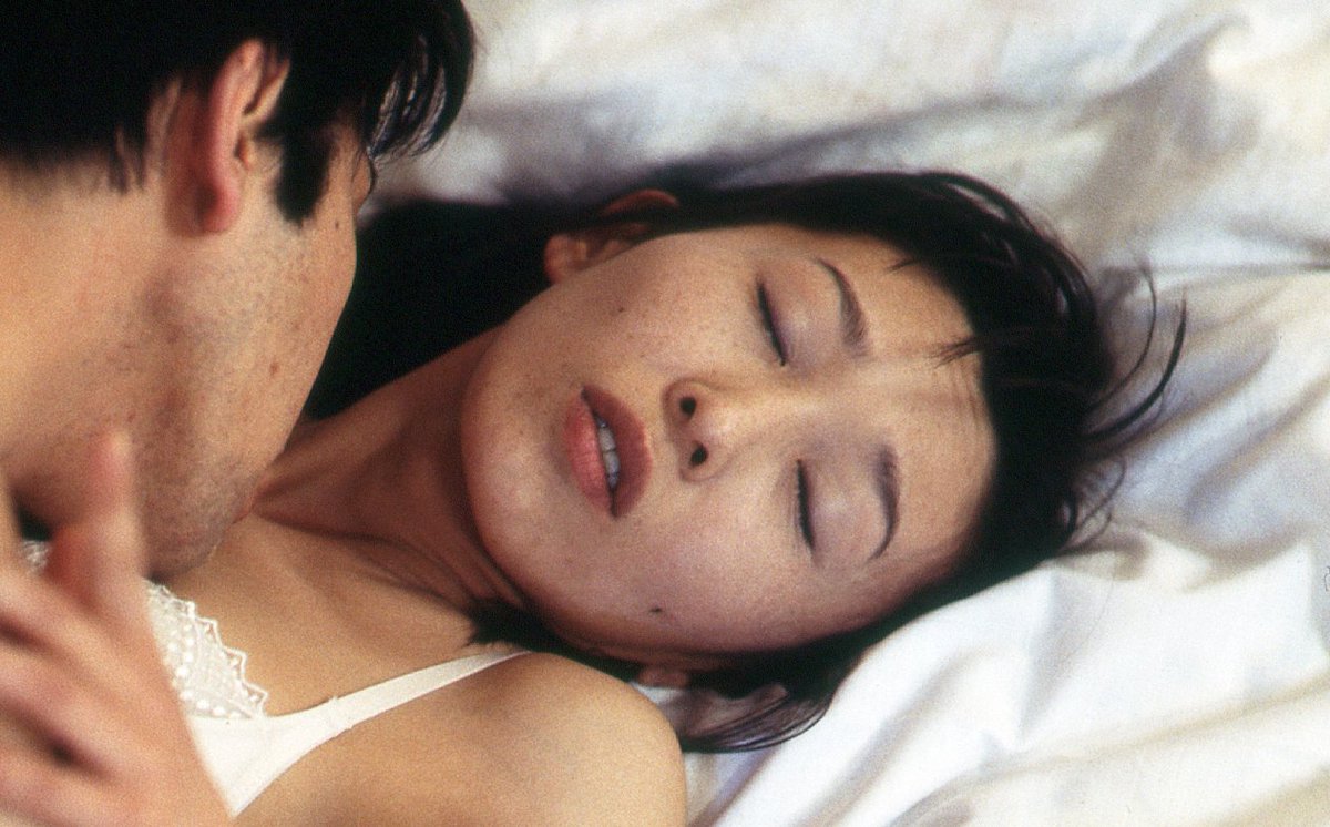 itotakeshifilms's tweet photo. 【上映作品紹介③】10/12～16
喪服姉妹タップリ濡らして
1999年（H11）／新東宝映画／カラー／65分
■ 監督・脚本：#榎本敏郎／脚本：#井土紀州／撮影：#中尾正人
■ 出演：#伊藤清美、#佐々木麻由子、#里見瑶子、#川瀬陽太 https://t.co/LNjH3uk4vg