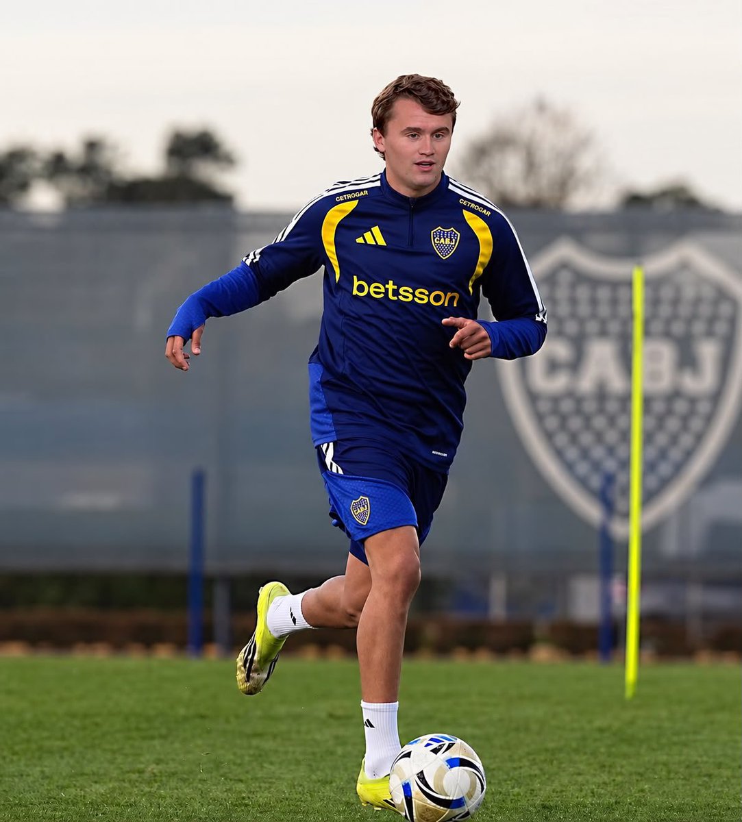 betsdeltio's tweet photo. Ante las lesiones y las bajas, Arruabarrena subirá a primera al crack de la 5ta división 
Carlos Kirkis, 16 años con 4 partidos en reserva.

Boca Predio🔥🔥

Via: @Tato_Aguilera https://t.co/EEqNhxFqXS