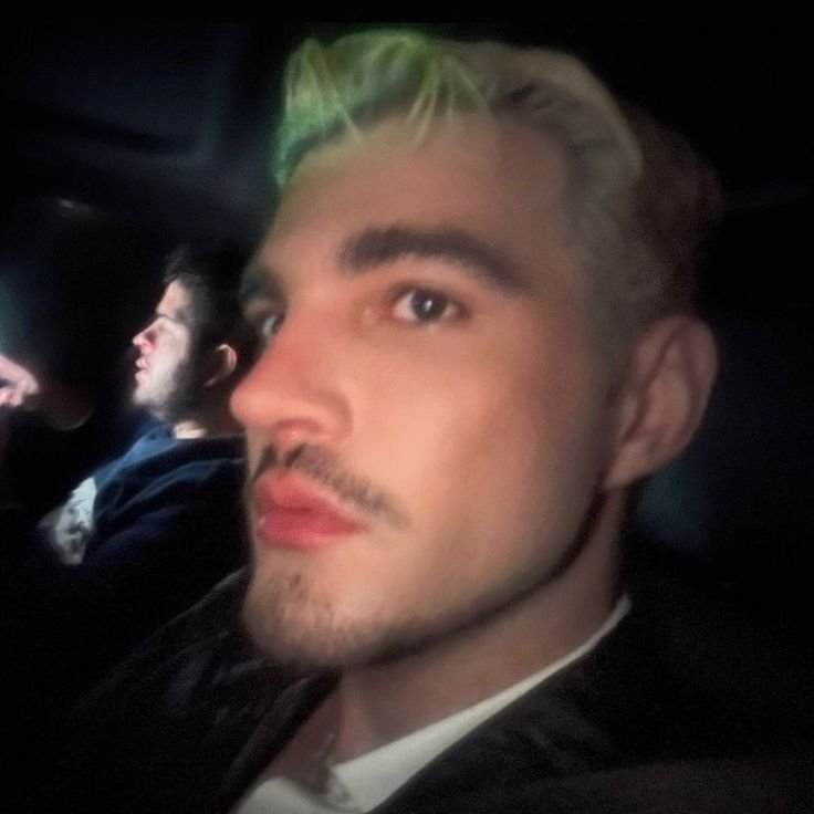 umanoitenoalto's tweet photo. mutuals e eu q achei esse icon LINDO do jao ( e do renan ) e agora estou com fomo de usa-lo, mas to com dó de tirar esse do ptof, oq eu faço #help https://t.co/pcf7GDAGb7