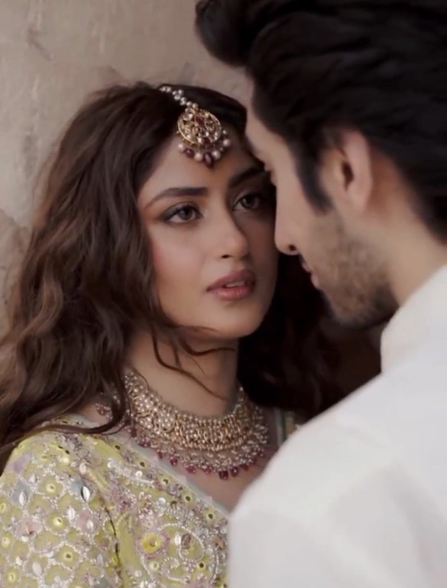 sajalsgf_'s tweet photo. sajal ali give me one chance please https://t.co/fkyJwQa8SZ