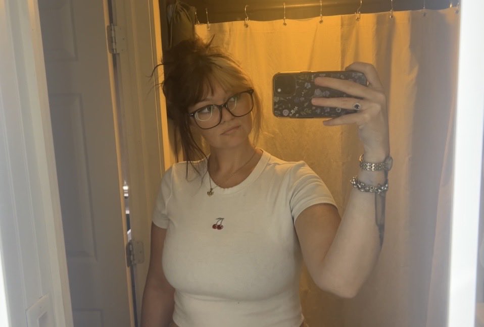 braindeadlex's tweet photo. wow yay going to my 10 gorbillionth doctors appt yippee ! https://t.co/NXmdeAW3KR