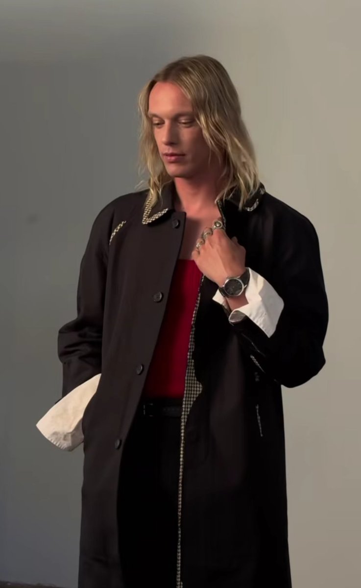 Neethu_26's tweet photo. I can never be sane after this😵‍💫
#jamietwt #jamiecampbellbower https://t.co/BxzBu0URTI