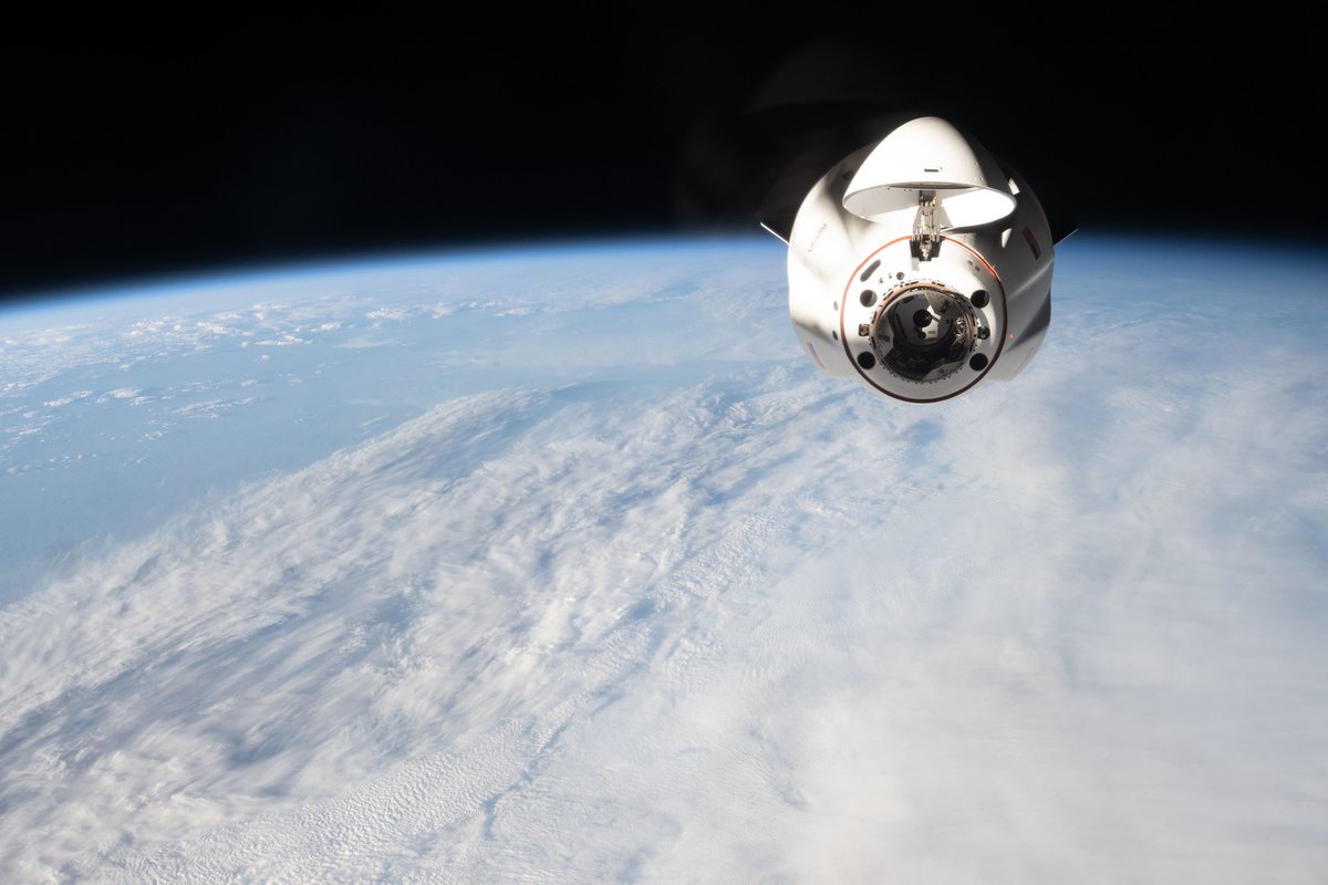Space_Station's tweet photo. Expedition 75 is ready for the arrival of a @SpaceX Dragon cargo mission on Thursday. The crew also worked eye checks, spacesuit gear, and innovative robotics on Wednesday. More... https://t.co/3AKHGfsuyh https://t.co/7xmYoeDo0I