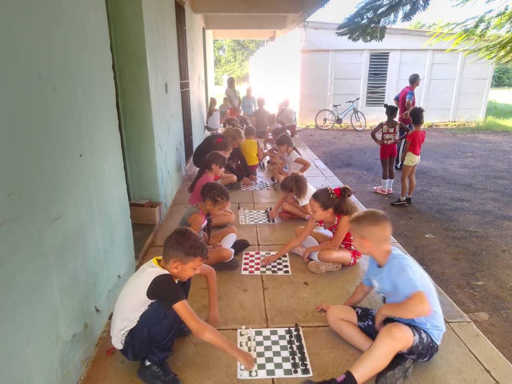 DtorprovEduMtz's tweet photo. Actividades complementarias en función de la formación integral de nuestros niños.
#MatancerosEnVictoria
#CubaMined https://t.co/nhci6SiPYC