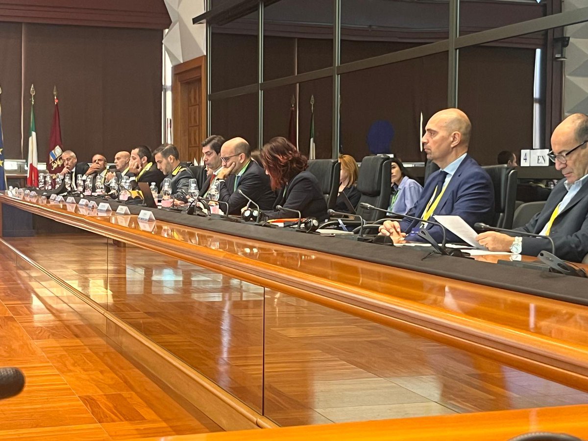 PLegalita's tweet photo. Si è svolto a Roma, presso la Scuola Superiore di Polizia, il quarto Comitato di Sorveglianza del PN Sicurezza per la Legalità, momento di confronto annuale sullo stato di attuazione e sulle prospettive del Programma.
Per approfondire 
👉https://t.co/0PCWgBlZro
#PNSL #FondiUE https://t.co/THp9oOAW27
