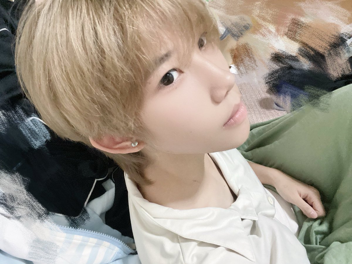 Yiiy6t's tweet photo. 我的长发姐1到底在哪…。#wlw  #t0 #短发p https://t.co/1VaM3sjuEC