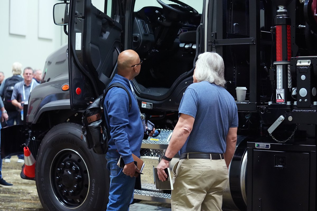 nteanews's tweet photo. #CVUS26 attendees explore the Daimler Truck North America display and connect with representatives about products and vehicle upfitting.
#WorkTrucks #Upfitting
https://t.co/kQjIYOUUOY https://t.co/pczL3kMoS8