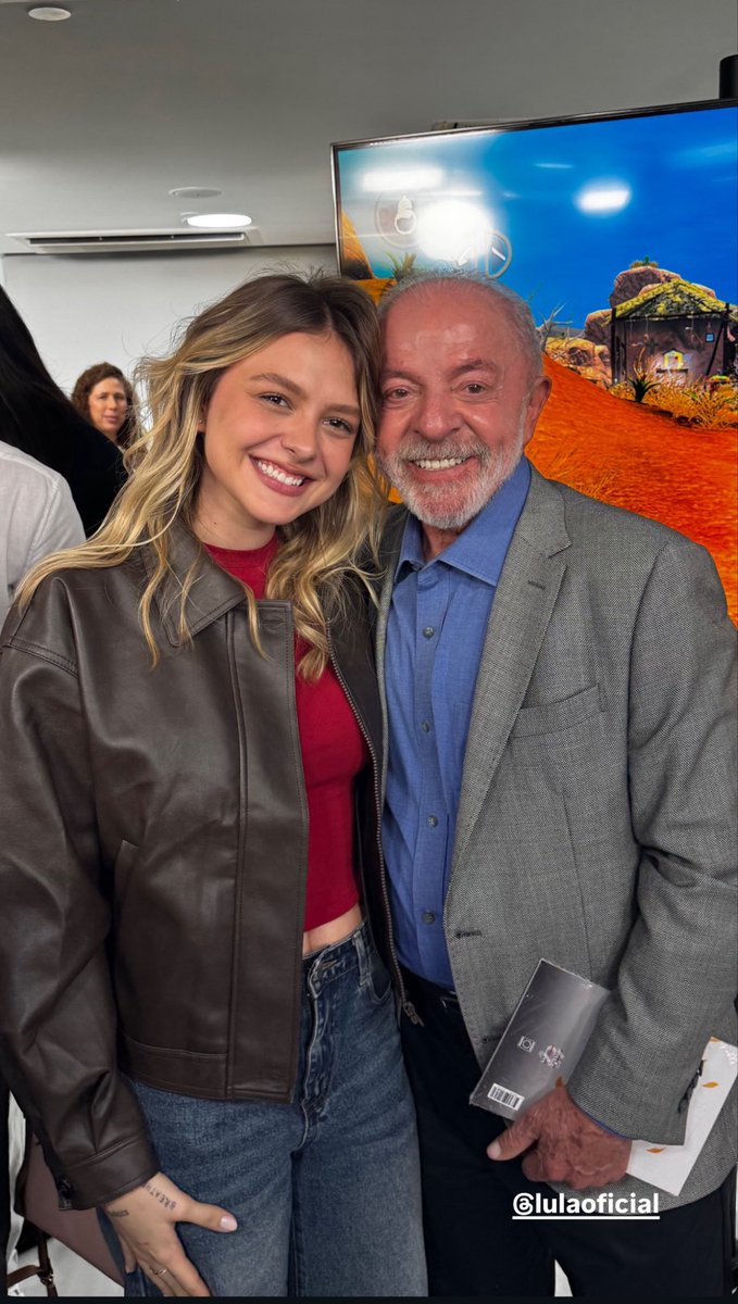 acervyschadeck's tweet photo. Laura Schadeck com o presidente Luiz Inácio Lula da Silva #FandomsComLula https://t.co/4Zstl02PiE