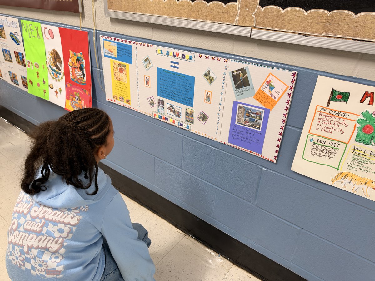 PowderSpringsES's tweet photo. PSE 🐾, check out our students creative &amp; informative posters for Hispanic Heritage Month. Students had a great time seeing what cultures other people knew about and were from 🌎 https://t.co/RFzRDgKg5Z