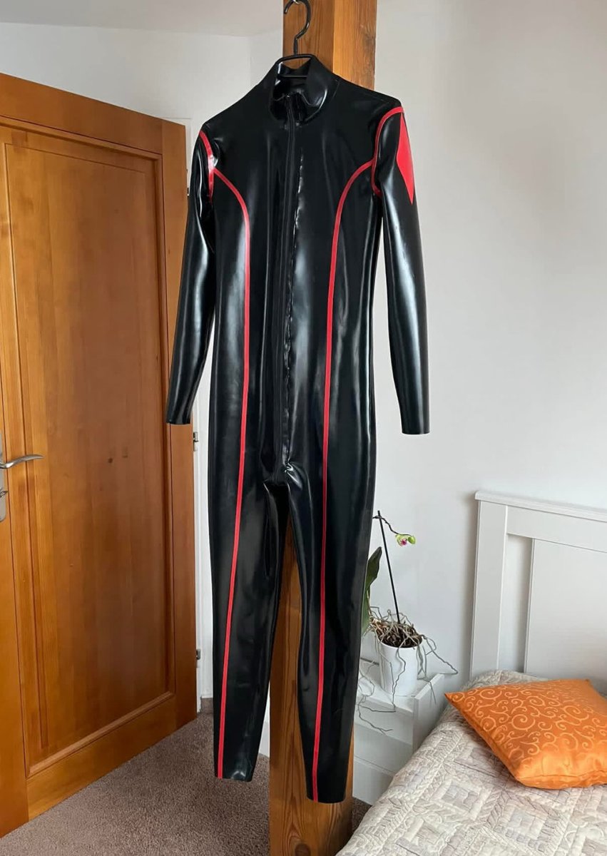 rubberMichssri's tweet photo. I have this rubber suit available dm for more details 

#suit #rubber https://t.co/s1086Rm1B8