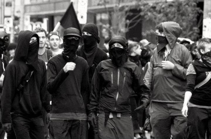 SocPapahatzis's tweet photo. ΕΛΛΑΔΑ, ΟΠΩΣ ΓΑΛΛΙΑ;
https://t.co/af7UWjE1qu
#oannes #FrenchStudentProtests #FrenchStudentProtests2026 #LycéeProtests #BlocusLycées #BlocusLycéens #MouvementLycéen #MouvementLycéen2026 #Parcoursup #EducationNationale #FranceInsoumise #φοιτητες #φοιτήτριες #Συνταγμα #μαθητες #παιδεια #ΦοιτητικηΣτεγη
