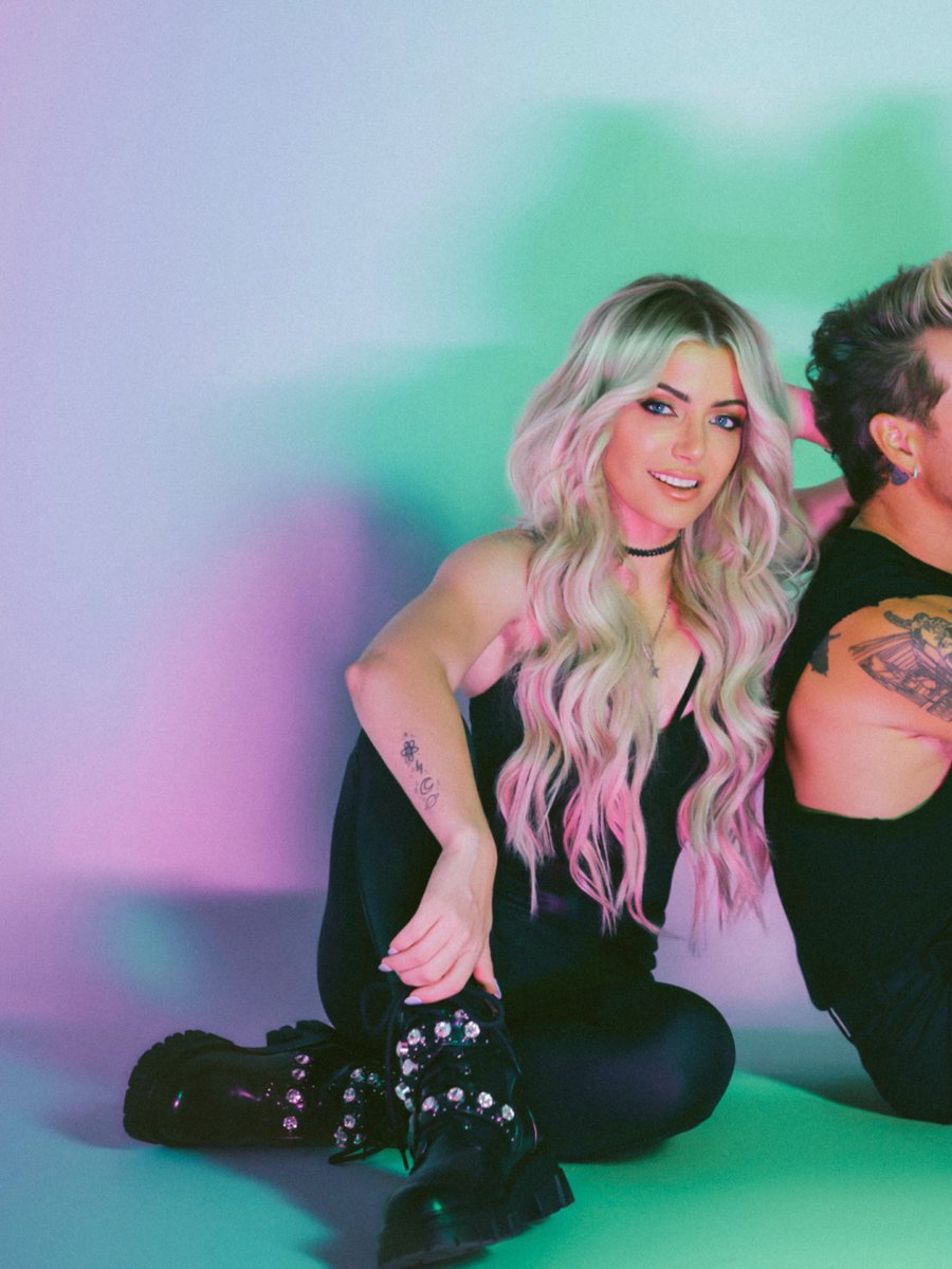 ScorchedBliss's tweet photo. Pics of Alexa Bliss in the behind the scenes of “I’m Just Drunk”! 🖤 https://t.co/XNguwiq6fV