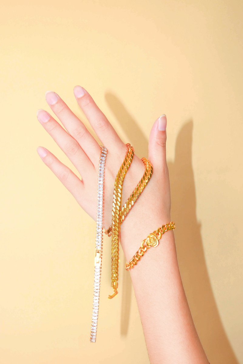 Lajewelerzz's tweet photo. Stacks, baguettes, and heavy links. Everything you need to upgrade your wrist and neck game in one drop. 🧊✨
Swipe to see the details, and grab your favorite piece now—link in bio! 🔗
#icedout #goldchains #stacking #luxuryjewelry #streetwear https://t.co/L7HVuYthLD