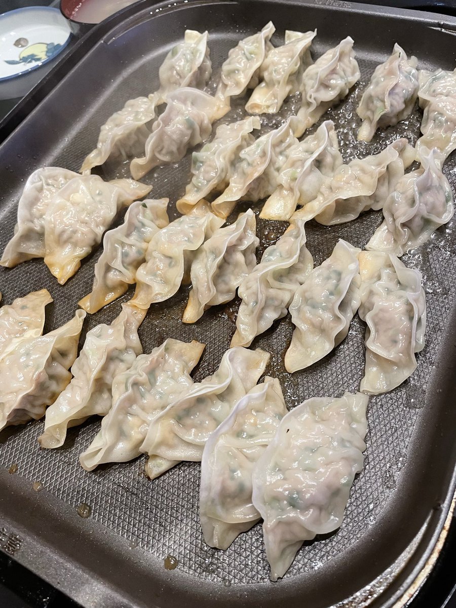elleair426's tweet photo. 餃子🥟パーティー🥳🎉
みんなに包んでもらったー✨うまうま😊 https://t.co/6ufUPMCSMa