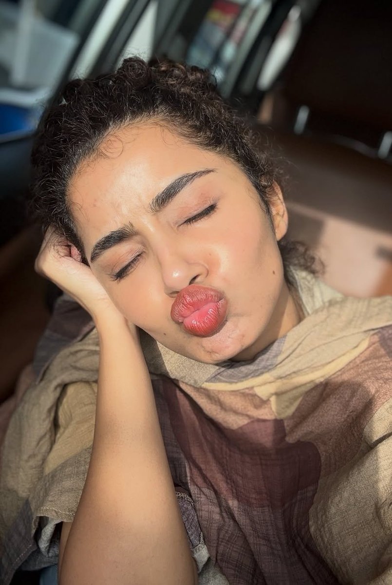 pragipotta's tweet photo. Me watching mama's Dick in dm 

Ahhh ippadi daily sunni ah kaati mood ethurangale... https://t.co/MOV7gusUnl